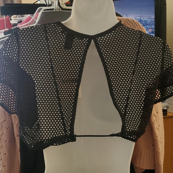 Mesh crop top - Picture 2 of 2